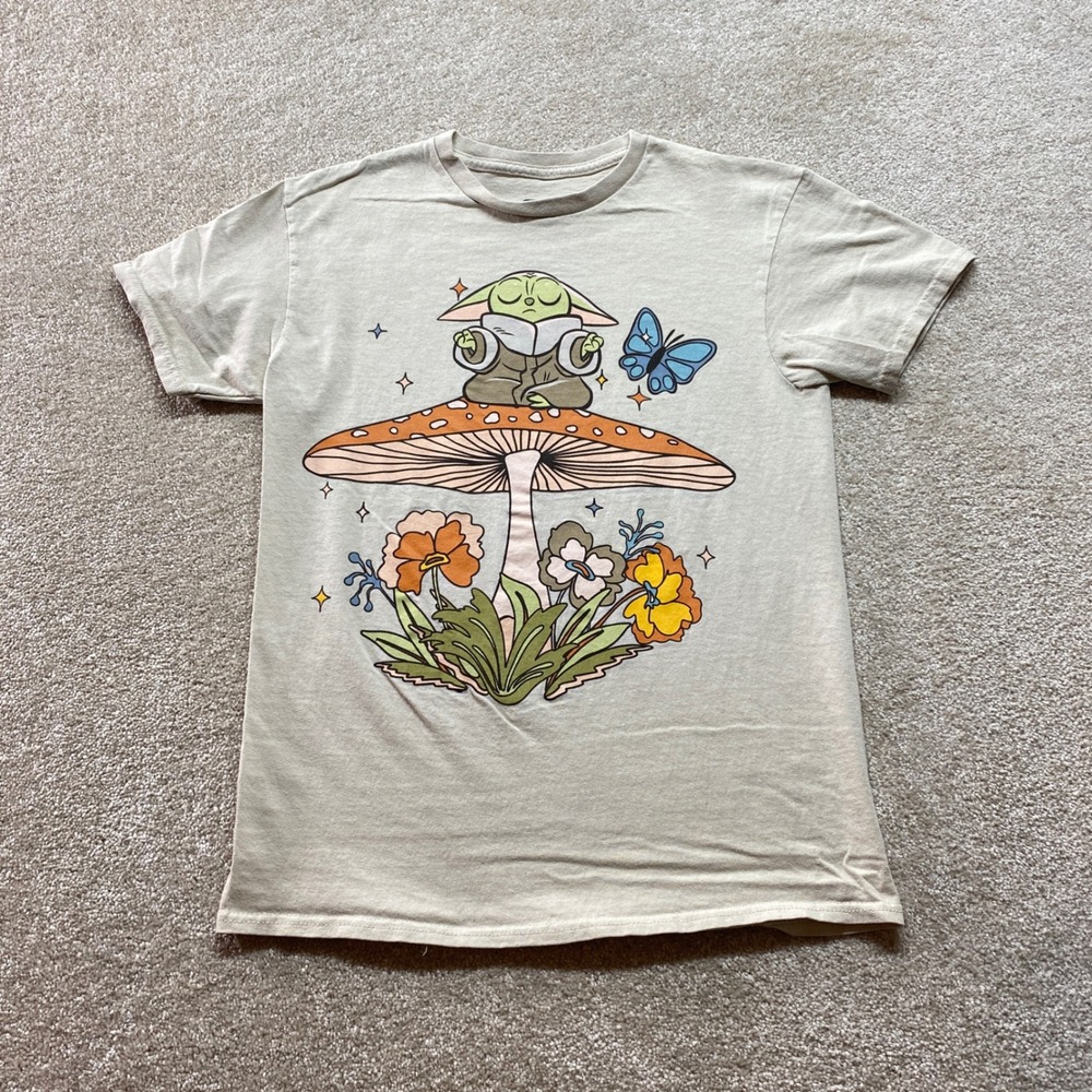 Star Wars Mad Engine‎ Grogu Yoda Shirt Kids Small Mushroom Butterfly Graphic Tee